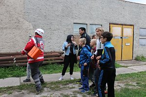 Am Gel&auml;nde des Eisenbahnvereines in der Erfurter Stra&szlig;e / Am Petersenschacht fand am sp&auml;ten Nachmittag eine Rettungsgro&szlig;&uuml;bung statt (<b>Update</b>)...  Die diesj&auml;hrigen Gro&szlig;&uuml;bung fand in der N&auml;he des Hauptbahnhofs in Sondershausen statt. Alle drei Jahr steht so eine Gro&szlig;&uuml;bung auf dem Plan. Waren es beim beim letzten Mal 30 Verletzte in einem Eisenbahnwaggon, waren dieses dieses Mal "nur" acht verl