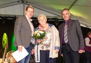 "Frankenh&auml;user Blumensommer" Im Rahmen des Frankenh&auml;user Bauernmarktes fand die Auswertung der Aktion "Frankenh&auml;user Blumensommer" 2017