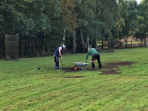 Arbeitseinsatz auf dem Hundeplatz an der Trift