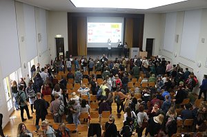 Spuren hinterlassen - mit fast 200 Studierenden war der Andrang so gro&szlig; wie noch nie