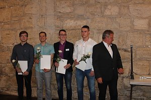  Ausgezeichnete Pr&uuml;fungsleistungen belohnt