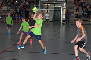 Handball Nachwuchs - der erste Sieg der Saison geht an Petersdorf