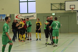 Cup-Verteidiger wurde gefordert