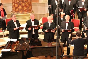 Weihnachtswunsch: Friede und Menschlichkeit