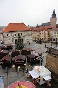 Feuchter Start des Weihnachtsmarkts
