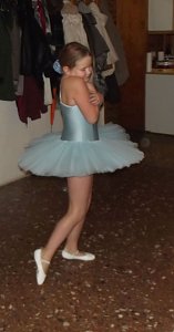 WB 4 Weihnachtsfeier mit besonderem Ballett-Tanz