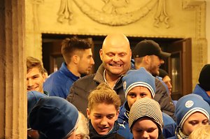 Wacker singt Weihnachtslieder