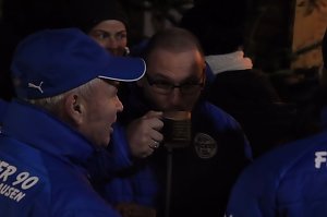 Wacker singt Weihnachtslieder