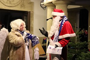 Wacker singt Weihnachtslieder
