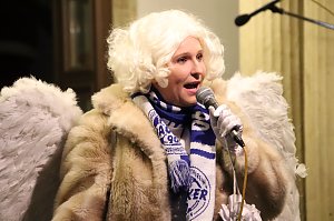 Wacker singt Weihnachtslieder