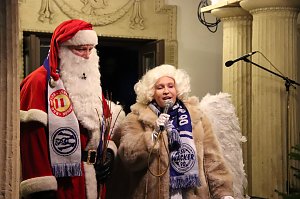 Wacker singt Weihnachtslieder