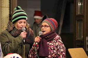 Wacker singt Weihnachtslieder