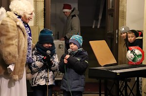Wacker singt Weihnachtslieder