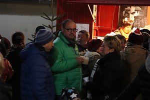 Wacker singt Weihnachtslieder