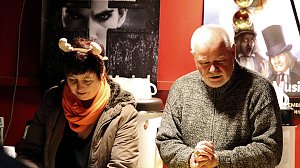 Wacker singt Weihnachtslieder