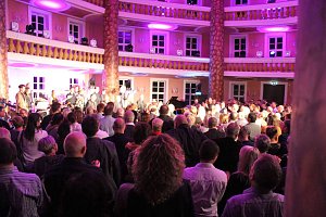 Stehende Ovationen im Achteckhaus