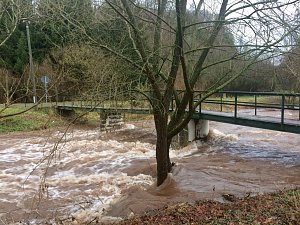 Hochwasser an der Bere: Br&uuml;cke in Niedersachswerfen