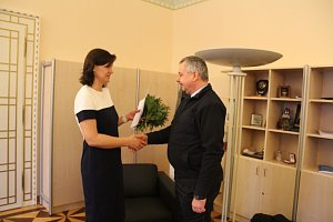 Staffelstab&uuml;bergabe beim Kreisbrandinspektor
