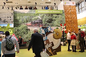 Erste Besucher in der Th&uuml;ringer Halle