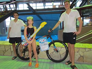 Ferienstart mit der Mega-Pool-Party