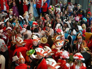 Empfang im Foyer am Rosenmontag