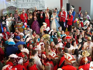 Empfang im Foyer am Rosenmontag