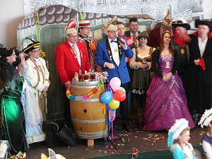Empfang im Foyer am Rosenmontag