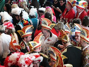 Empfang im Foyer am Rosenmontag