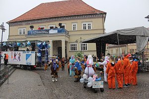 Rosenmontagsparty auf dem Markt Sondershausen