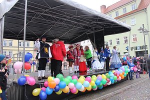 Rosenmontagsparty auf dem Markt Sondershausen
