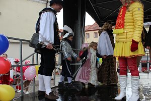 Rosenmontagsparty auf dem Markt Sondershausen