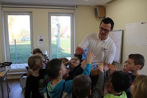 Erste Hilfe &Uuml;bung f&uuml;r Kindergartenkinder