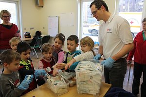 Erste Hilfe &Uuml;bung f&uuml;r Kindergartenkinder