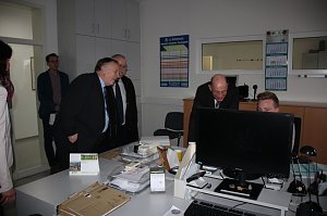 Der besondere runde Ordner f&uuml;r den Wirtschaftsminister