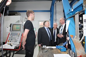 Der besondere runde Ordner f&uuml;r den Wirtschaftsminister