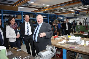 Der besondere runde Ordner f&uuml;r den Wirtschaftsminister
