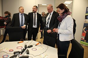 Der besondere runde Ordner f&uuml;r den Wirtschaftsminister