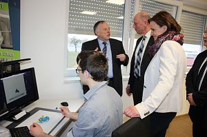 Der besondere runde Ordner f&uuml;r den Wirtschaftsminister
