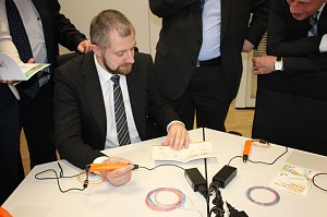 Der besondere runde Ordner f&uuml;r den Wirtschaftsminister