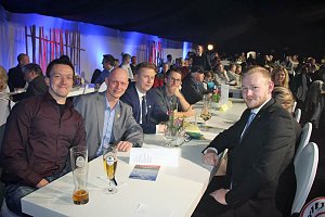Schauprogramm, Ehrenamtspreise und mehr bei Sportgala