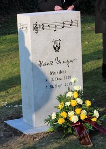 Stele f&uuml;r Heinz Unger enth&uuml;llt