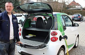 DRK mit E-Auto zum Testen