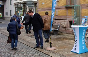 Ostereierverteilung im Zeichen des Wahlkampfes