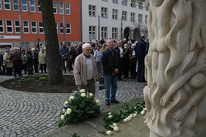 An den 73. Jahrestag der Bombardierung Nordhausens gedacht