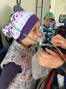 Rettungswagen vor der Rappelkiste Oberb&ouml;sa !