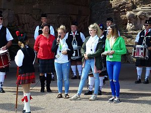Barbarossa Pipers & Drums am Kyffh&auml;user