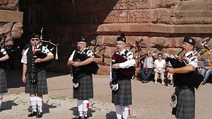 Barbarossa Pipers & Drums am Kyffh&auml;user