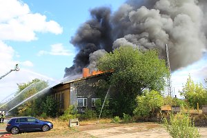 Gro&szlig;brand auf Bahnhofsgel&auml;nde