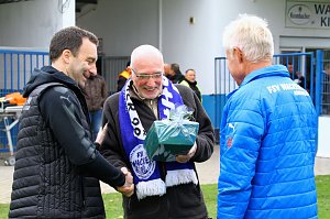 Gunther Wachtel erh&auml;lt Gl&uuml;ckw&uuml;nsche zu seinem 65. Geburtstag