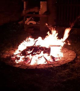 Einheitsfeuer am Jugendclubj